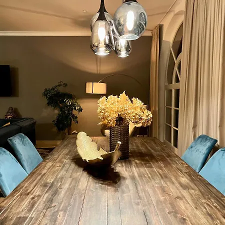 Am Park Apartment *